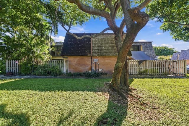 159 LAKE ARBOR Drive, Palm Springs FL 33461 - Palm Springs, FL - Photo 5