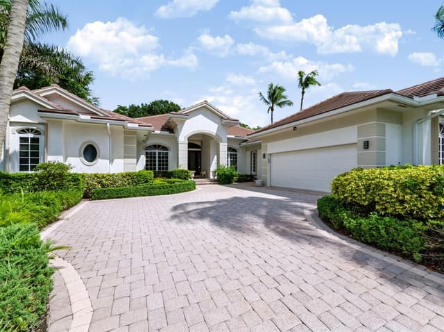 106 PEMBROKE Drive, Palm Beach Gardens FL 33418 - Palm Beach Gardens, FL - Photo 2
