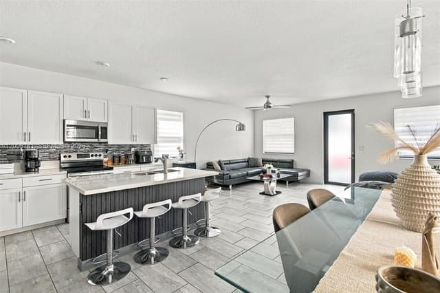 3419 W 109th Pl, Hialeah FL 33018 - Hialeah, FL - Photo 3