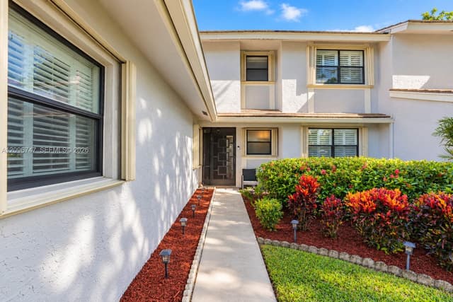 3237 Deer Creek Lake Shore Dr, Deerfield Beach FL 33442 - Deerfield Beach, FL - Photo 4
