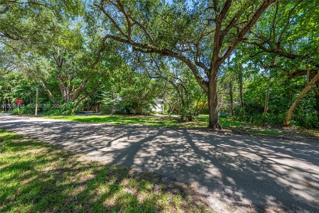 3598 Avocado Ave, Miami FL 33133 - Miami, FL - Photo 3