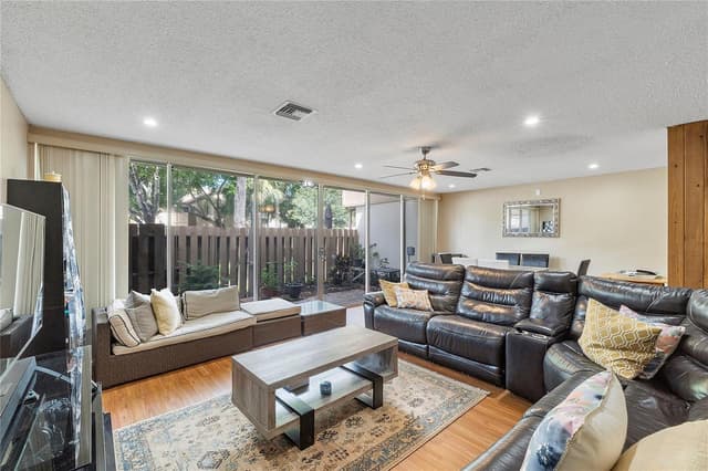 845 NW 80th Terrace # 6, Plantation FL 33324 - Plantation, FL - Photo 4