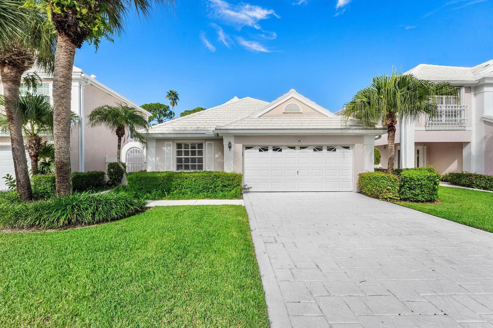 12 Elgin Lane, Palm Beach Gardens FL 33418 - Palm Beach Gardens, FL - Photo 1