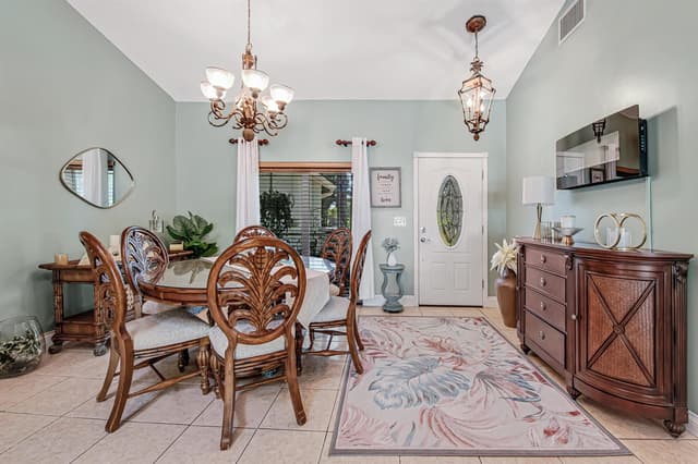 102 SEVILLA Avenue, Royal Palm Beach FL 33411 - Royal Palm Beach, FL - Photo 7