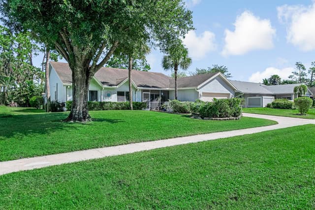 102 SEVILLA Avenue, Royal Palm Beach FL 33411 - Royal Palm Beach, FL - Photo 3