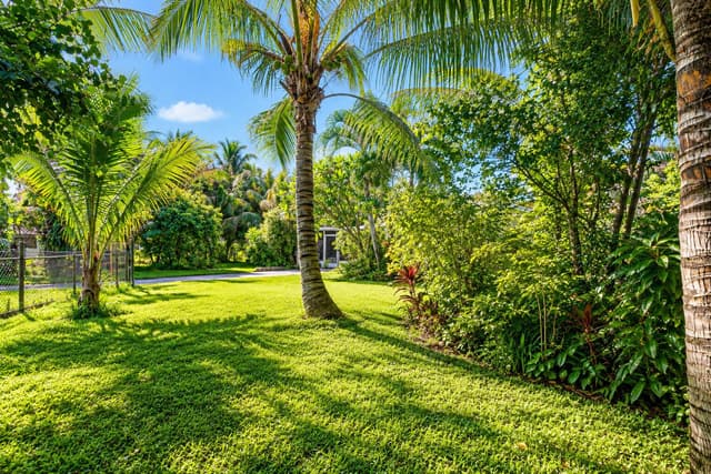 639 MADELINE Court, West Palm Beach FL 33413 - West Palm Beach, FL - Photo 5