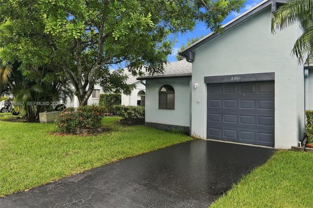 8201 NW 100th Ln, Tamarac FL 33321 - Tamarac, FL - Photo 3