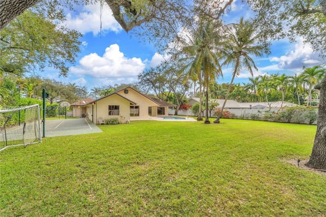 10330 SW 58th Ct, Pinecrest FL 33156 - Pinecrest, FL - Photo 4