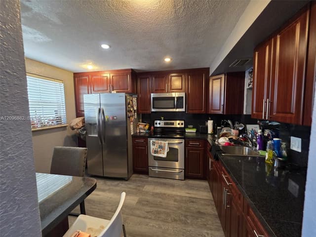 1785 W 72nd St, Hialeah FL 33014 - Hialeah, FL - Photo 2