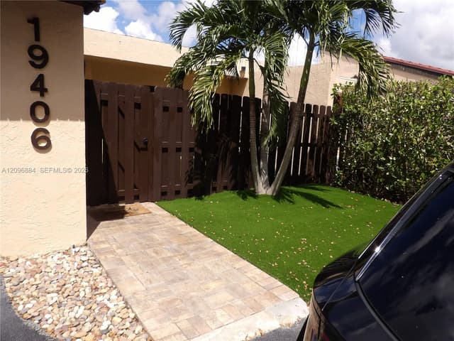19406 E Lake Dr, Hialeah FL 33015 - Hialeah, FL - Photo 2