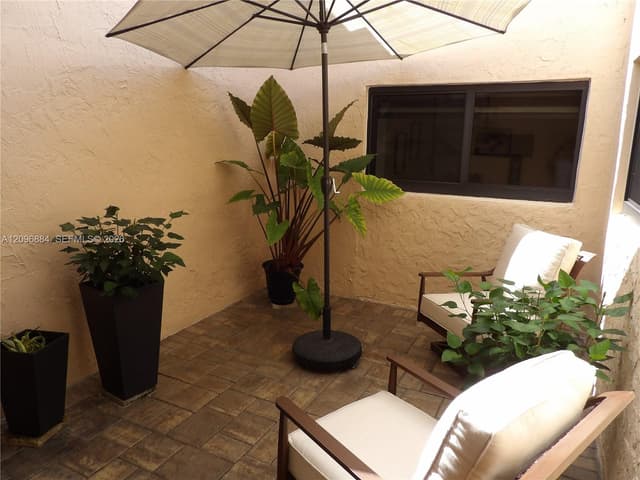 19406 E Lake Dr, Hialeah FL 33015 - Hialeah, FL - Photo 7