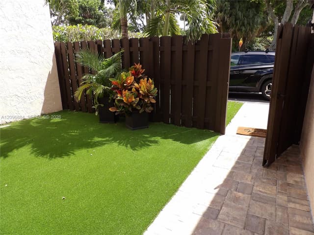 19406 E Lake Dr, Hialeah FL 33015 - Hialeah, FL - Photo 3