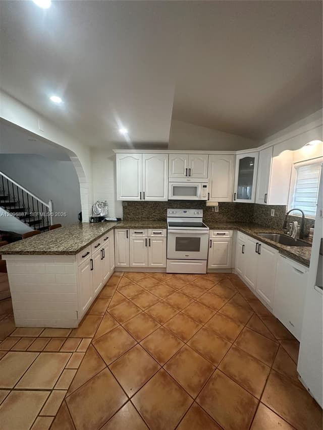 541 NE 199th Ln # 2X, Miami FL 33179 - Miami, FL - Photo 6