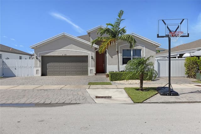 27526 SW 133rd Pl, Homestead FL 33032 - Homestead, FL - Photo 2