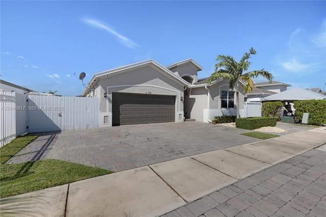 27526 SW 133rd Pl, Homestead FL 33032 - Homestead, FL - Photo 3