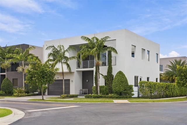 7482 NW 99th Ct, Doral FL 33178 - Doral, FL - Photo 2
