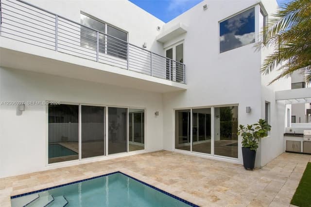 7482 NW 99th Ct, Doral FL 33178 - Doral, FL - Photo 5