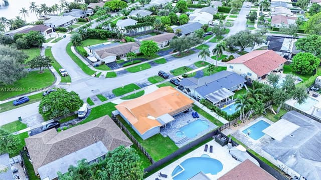 19850 SW 83rd Ave, Cutler Bay FL 33189 - Cutler Bay, FL - Photo 7