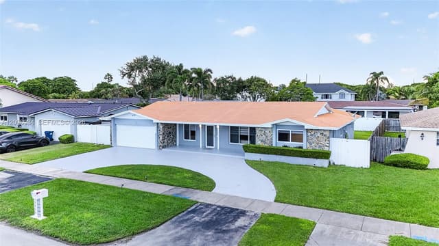 19850 SW 83rd Ave, Cutler Bay FL 33189 - Cutler Bay, FL - Photo 3