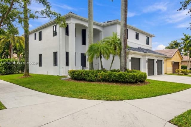 1073 Allamanda Way, Weston FL 33327 - Weston, FL - Photo 4