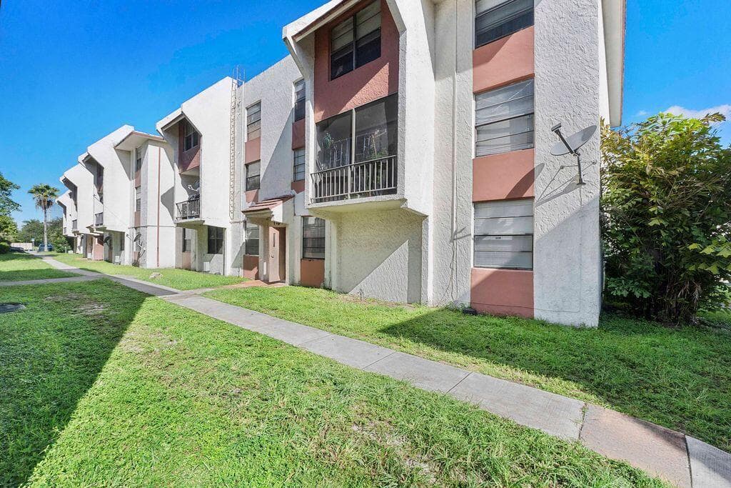 1794 NW 55TH Avenue # 203, Lauderhill FL 33313 - Lauderhill, FL - Photo 1