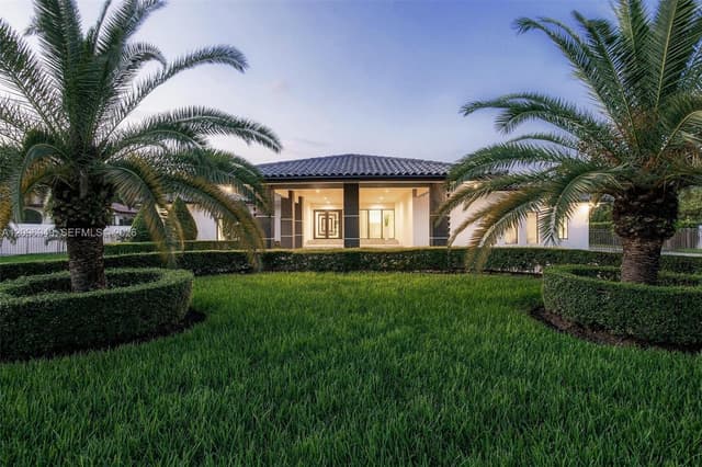 9995 NW 131st St, Hialeah Gardens FL 33018 - Hialeah Gardens, FL - Photo 2