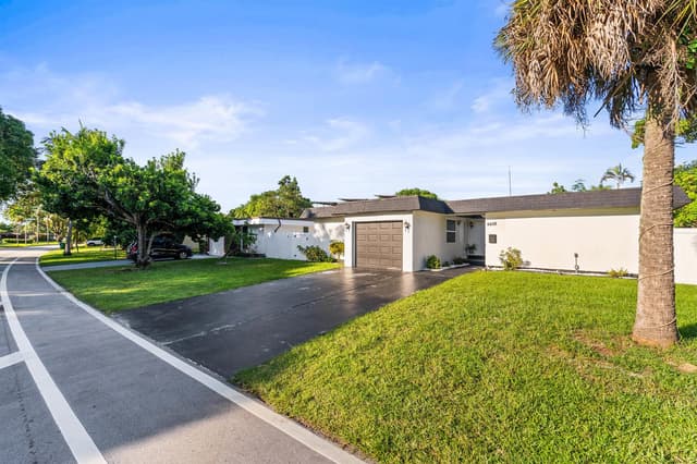 6408 Brookwood Boulevard, Tamarac FL 33321 - Tamarac, FL - Photo 7