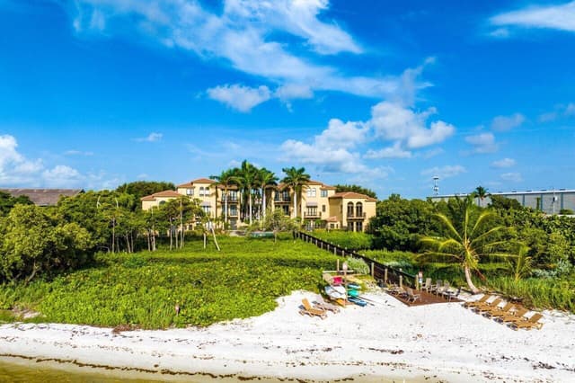 910 VIA VILLAGIO, Hypoluxo FL 33462 - Hypoluxo, FL - Photo 2