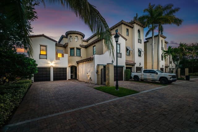 910 VIA VILLAGIO, Hypoluxo FL 33462 - Hypoluxo, FL - Photo 7