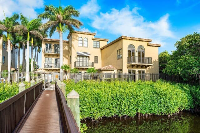 910 VIA VILLAGIO, Hypoluxo FL 33462 - Hypoluxo, FL - Photo 5
