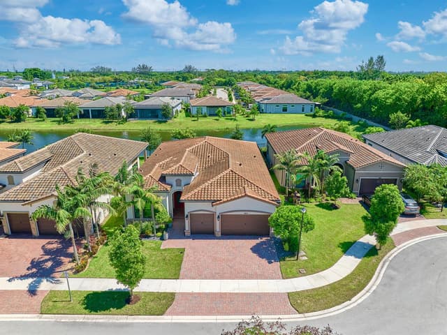 7832 DEER LAKE Court, Parkland FL 33067 - Parkland, FL - Photo 3