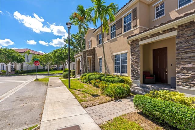 17097 SW 94th Way # 17097, Miami FL 33196 - Miami, FL - Photo 3