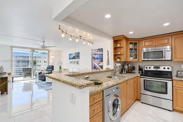 3750 NE 170th St # 303, North Miami Beach FL 33160 - North Miami Beach, FL - Photo 4