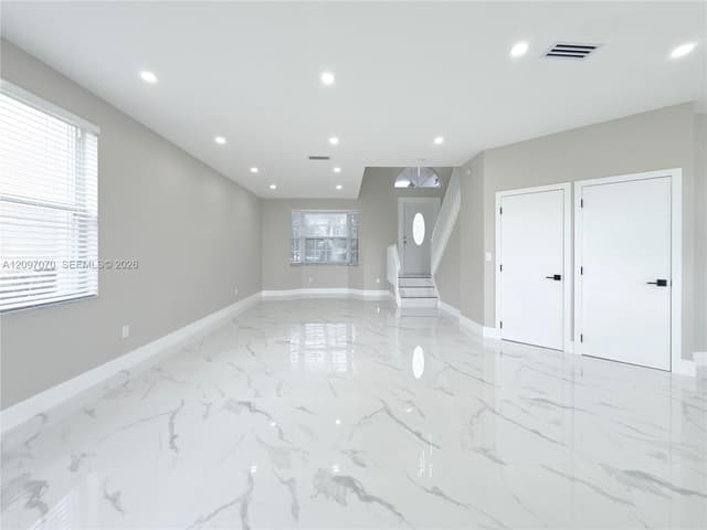 199 NW 152nd Ave, Pembroke Pines FL 33028 - Pembroke Pines, FL - Photo 7