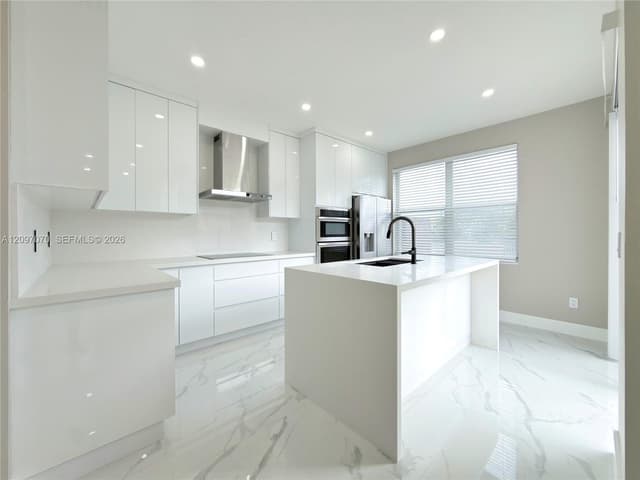 199 NW 152nd Ave, Pembroke Pines FL 33028 - Pembroke Pines, FL - Photo 5