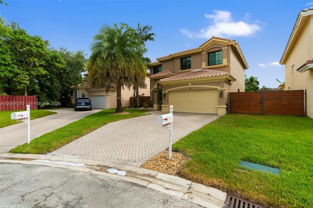 2001 NW 99th Ter, Pembroke Pines FL 33024 - Pembroke Pines, FL - Photo 6