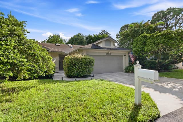 7659 KINGS RIDE, Boynton Beach FL 33436 - Boynton Beach, FL - Photo 2