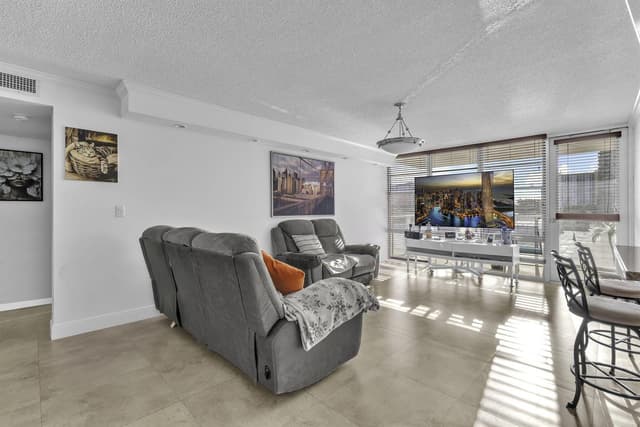 230 174th Street Apt 417, Sunny Isles Beach FL 33160 - Sunny Isles Beach, FL - Photo 4