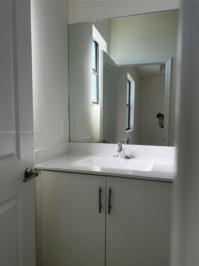 3236 W 114th Ter, Hialeah FL 33018 - Hialeah, FL - Photo 7