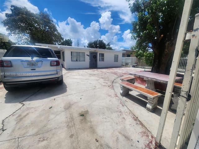 3042 NW 95th Ter, Miami FL 33147 - Miami, FL - Photo 2