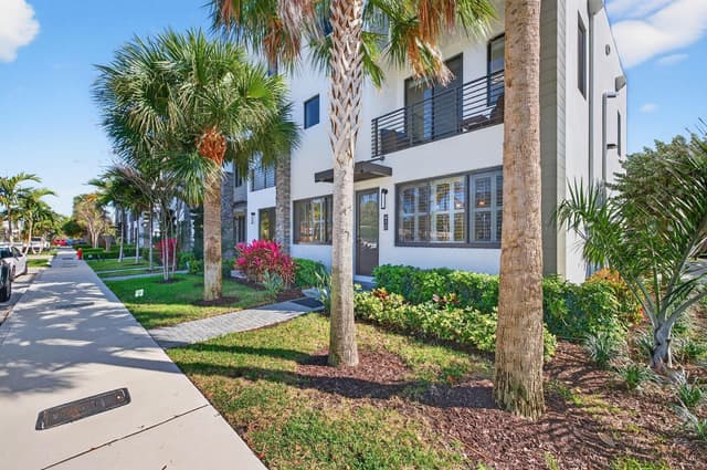 410 SE 12th Court, Fort Lauderdale FL 33316 - Fort Lauderdale, FL - Photo 2