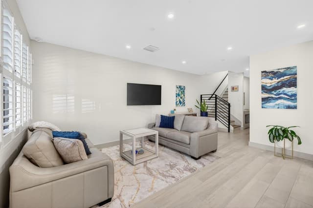 410 SE 12th Court, Fort Lauderdale FL 33316 - Fort Lauderdale, FL - Photo 5