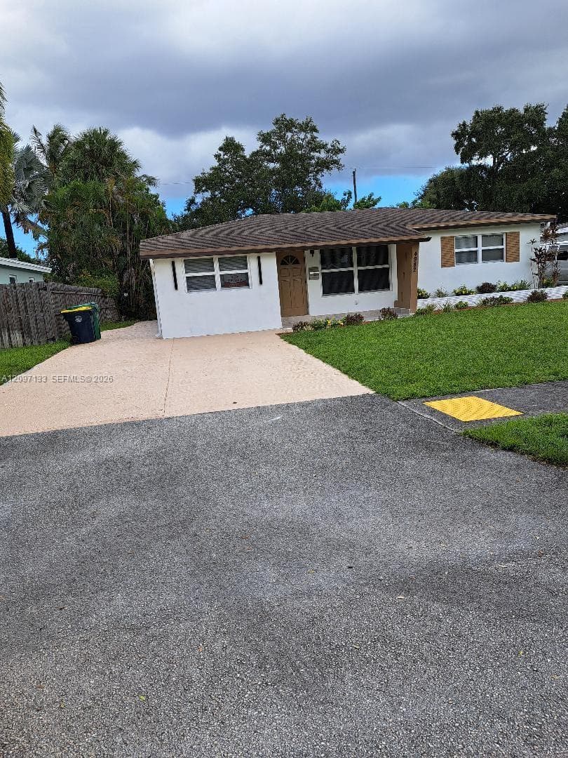 4982 SW 29th Ter, Dania Beach FL 33312 - Dania Beach, FL - Photo 1