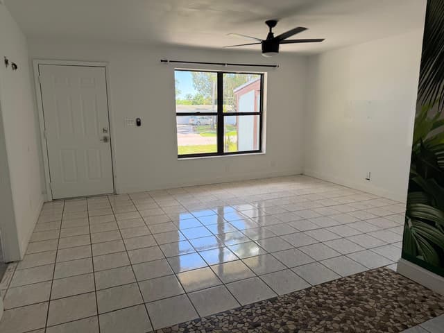 12053 Colony Avenue, Palm Beach Gardens FL 33410 - Palm Beach Gardens, FL - Photo 4