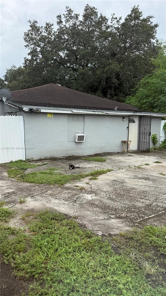 2240 NW 102nd St, Miami FL 33147