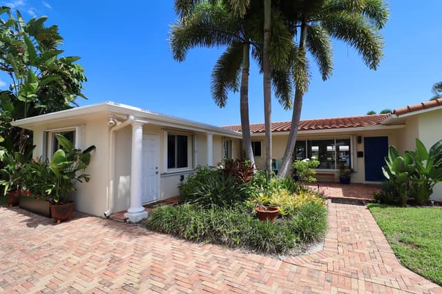 2208 NE 19TH Avenue, Wilton Manors FL 33305 - Wilton Manors, FL - Photo 2