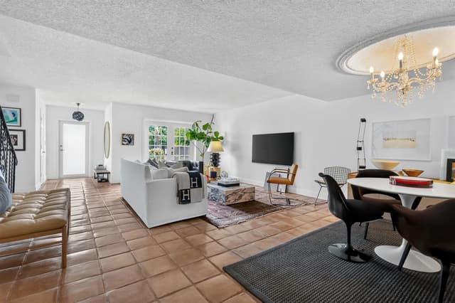 946 NE 24TH Avenue # 186, Hallandale Beach FL 33009 - Hallandale Beach, FL - Photo 2