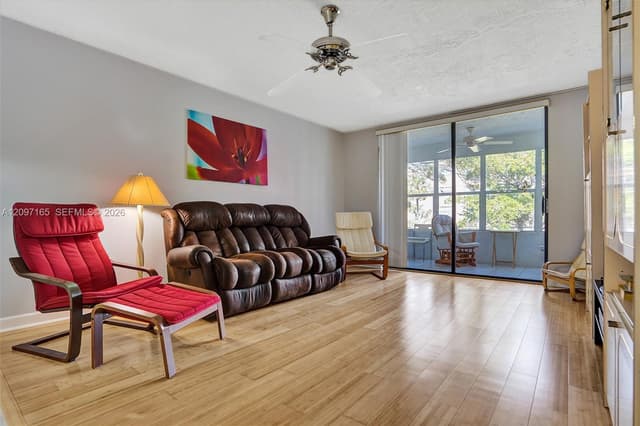 2871 Somerset Dr # 209, Lauderdale Lakes FL 33311 - Lauderdale Lakes, FL - Photo 6