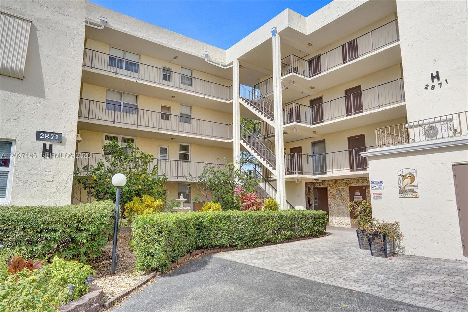 2871 Somerset Dr # 209, Lauderdale Lakes FL 33311 - Lauderdale Lakes, FL - Photo 1