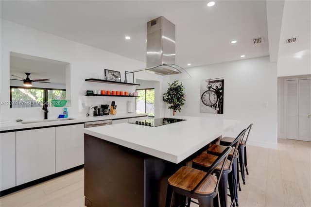 347 NE 110th St, Miami FL 33161 - Miami, FL - Photo 6